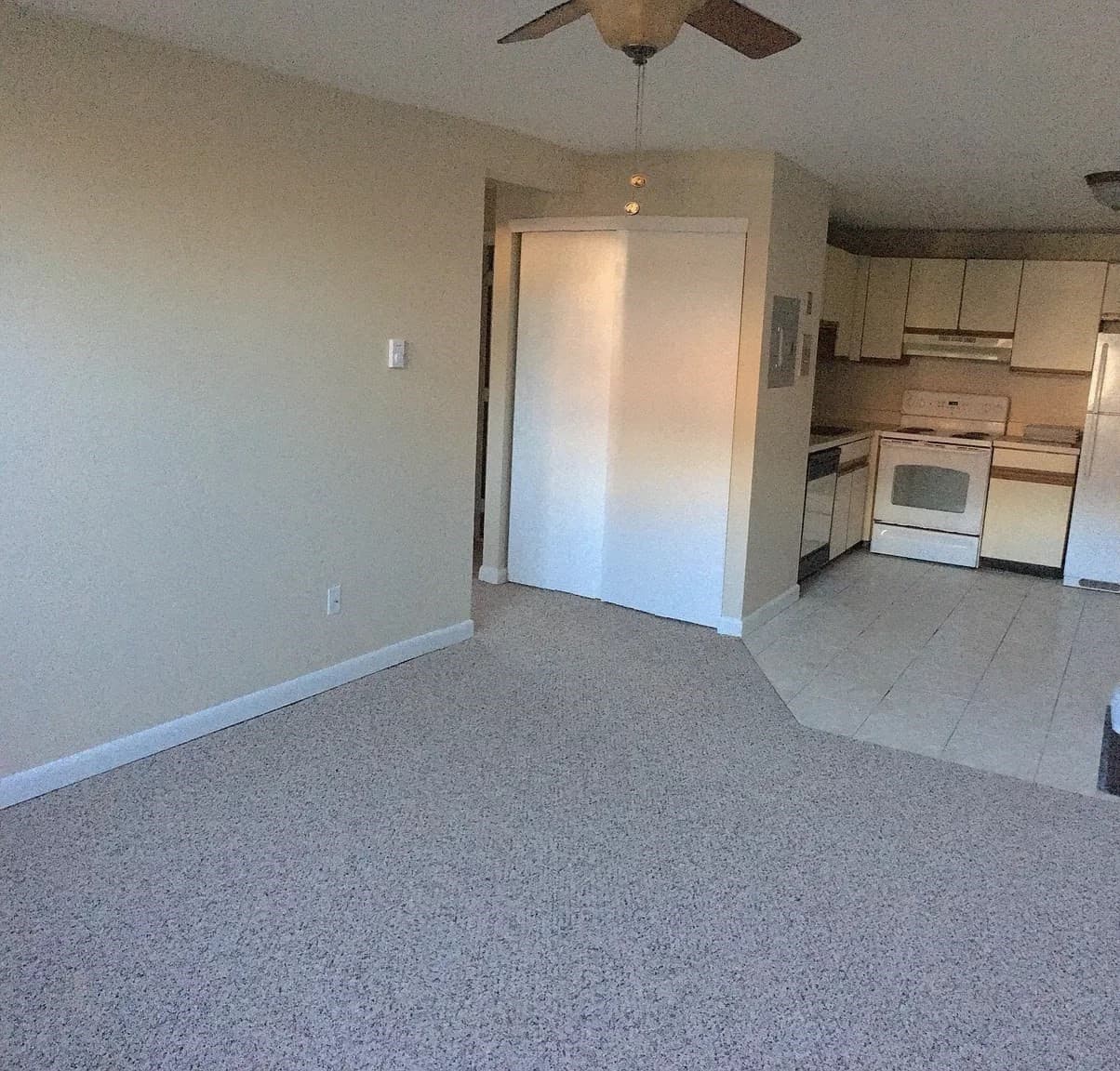 Condominium at 36 Bayview Ter # 1, Danvers MA 01923, photo 4 of 9