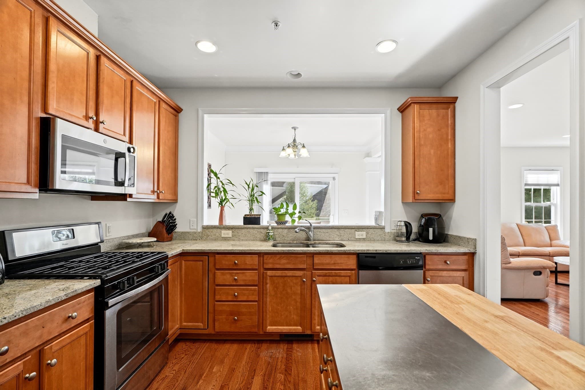 Condominium at 22 Kendall Ct # 22, Bedford MA 01730, Bedford, photo 7 of 39