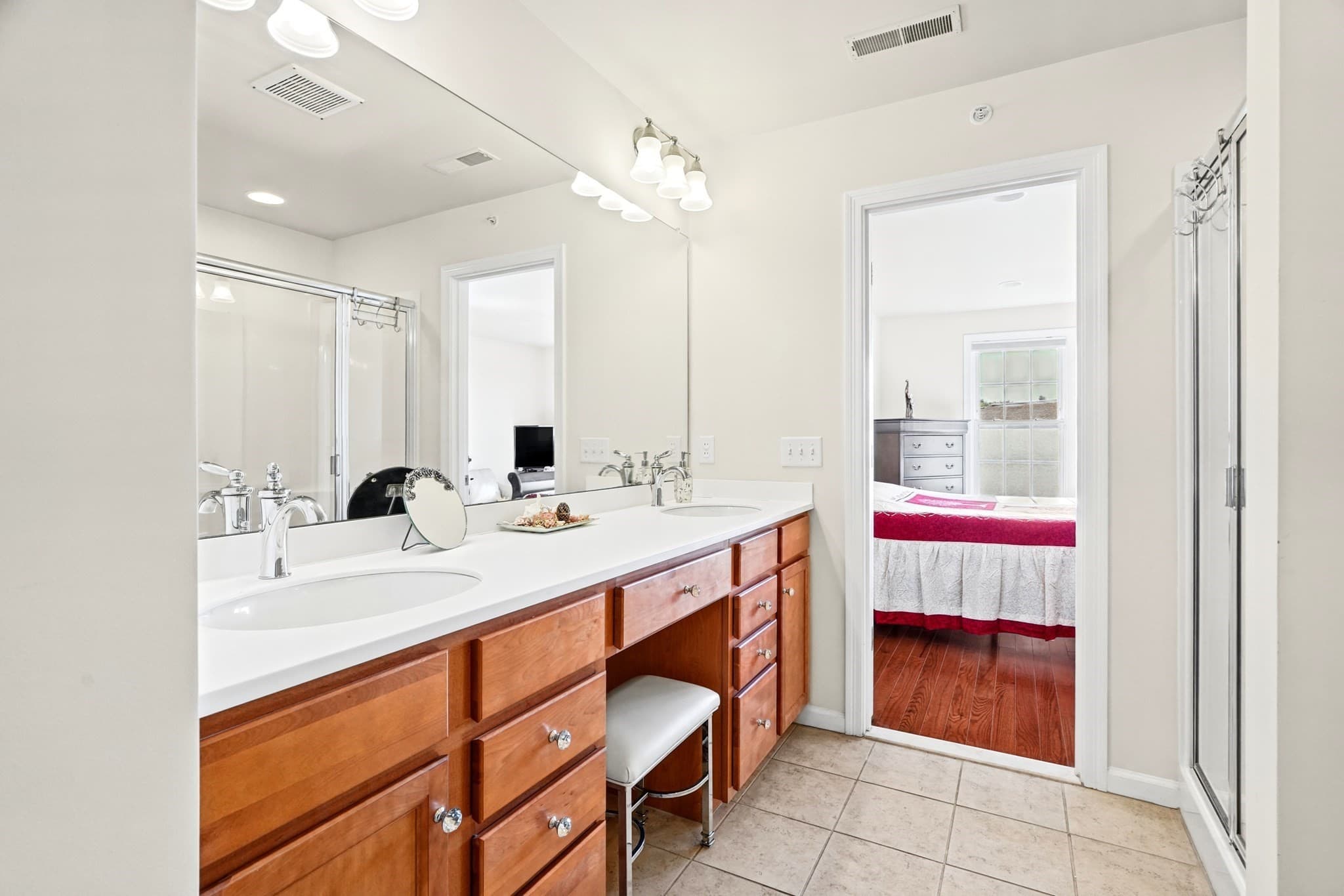 Condominium at 22 Kendall Ct # 22, Bedford MA 01730, Bedford, photo 14 of 39
