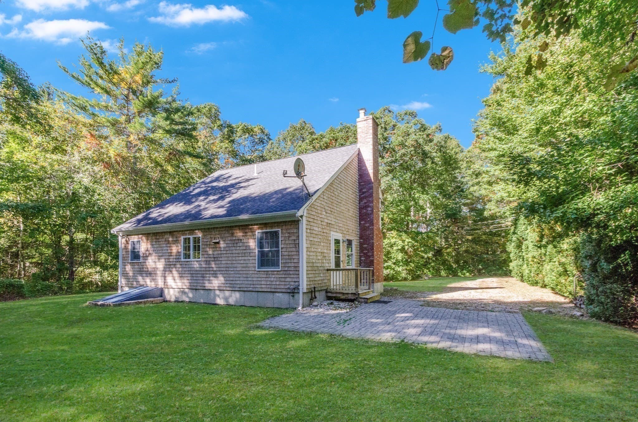 Single Family Residence at 24 Foster St, Mattapoisett MA 02739, Mattapoisett, photo 17 of 24
