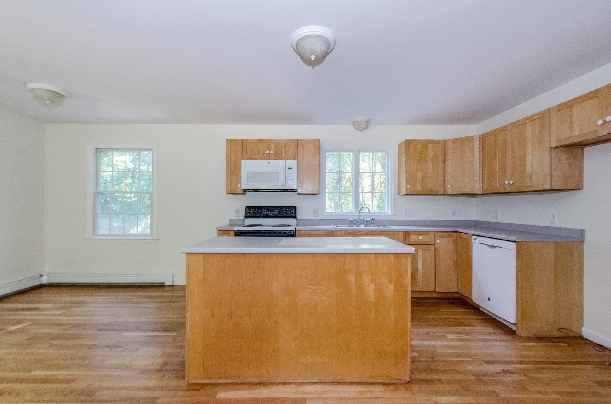 Single Family Residence at 24 Foster St, Mattapoisett MA 02739, Mattapoisett, photo 9 of 24