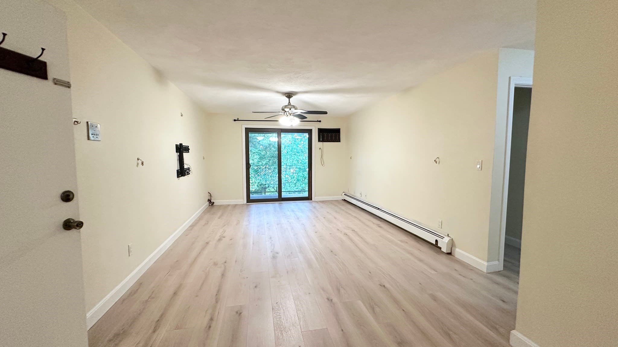 Condominium at 12 Strawberry Bank Rd # 11, Nashua NH 03062, Nashua, photo 2 of 10