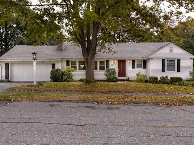 35 Vista Dr, Shrewsbury MA 01545