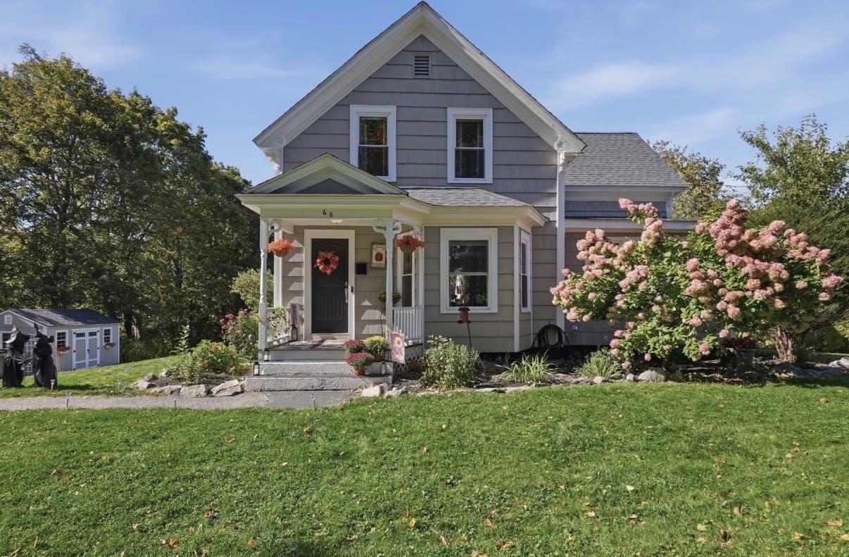 66 Pearl St, Ayer MA 01432