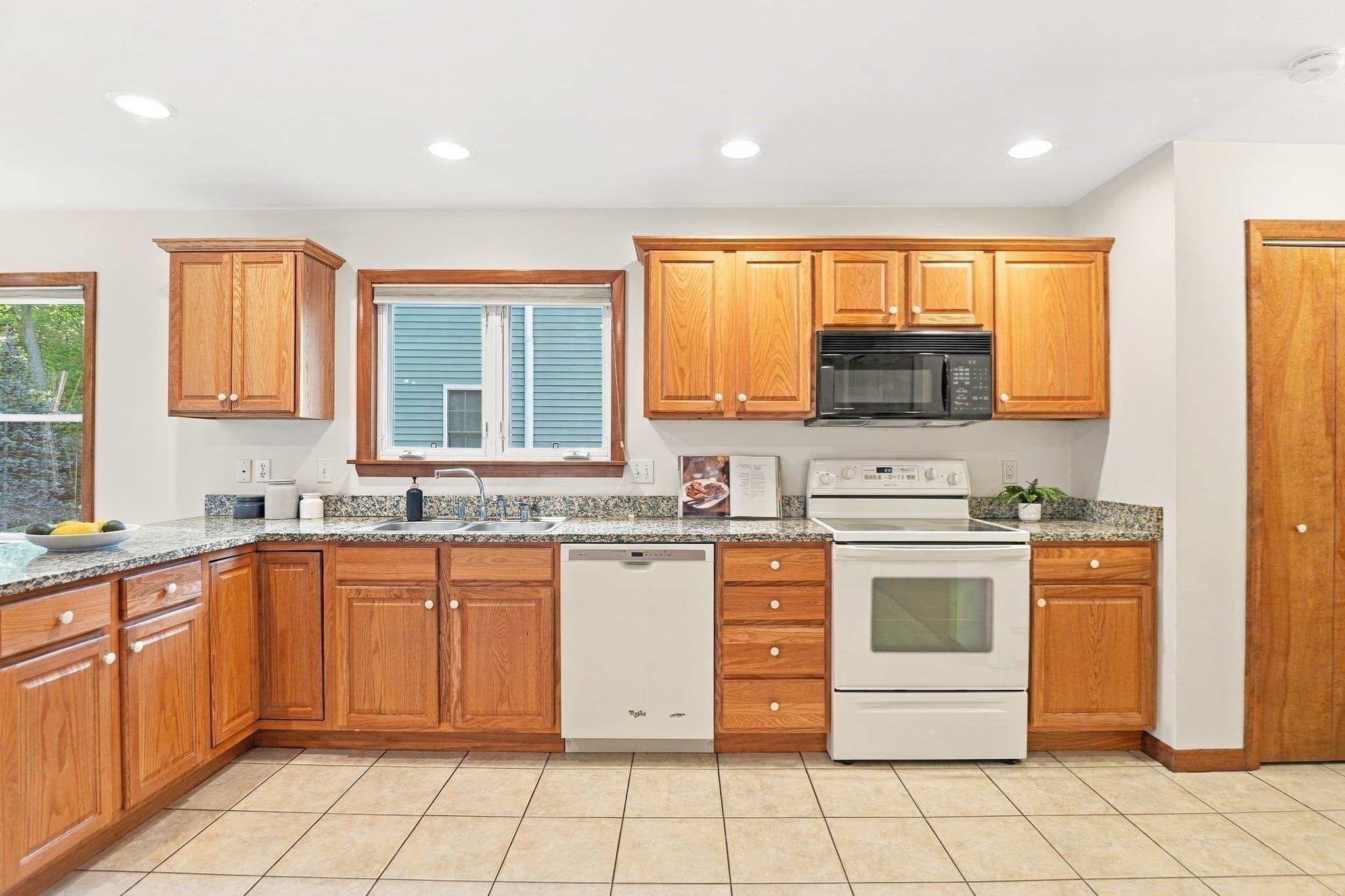 Condominium at 45 Haven Way # 24, Ashland MA 01721, Ashland, photo 11 of 38