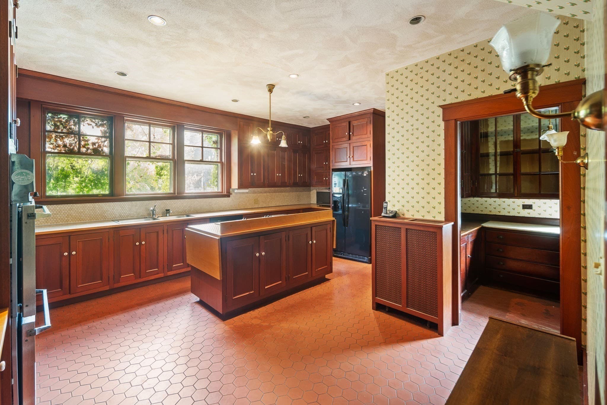 Single Family Residence at 42 Everett Ave, Winchester MA 01890, Winchester, photo 3 of 40