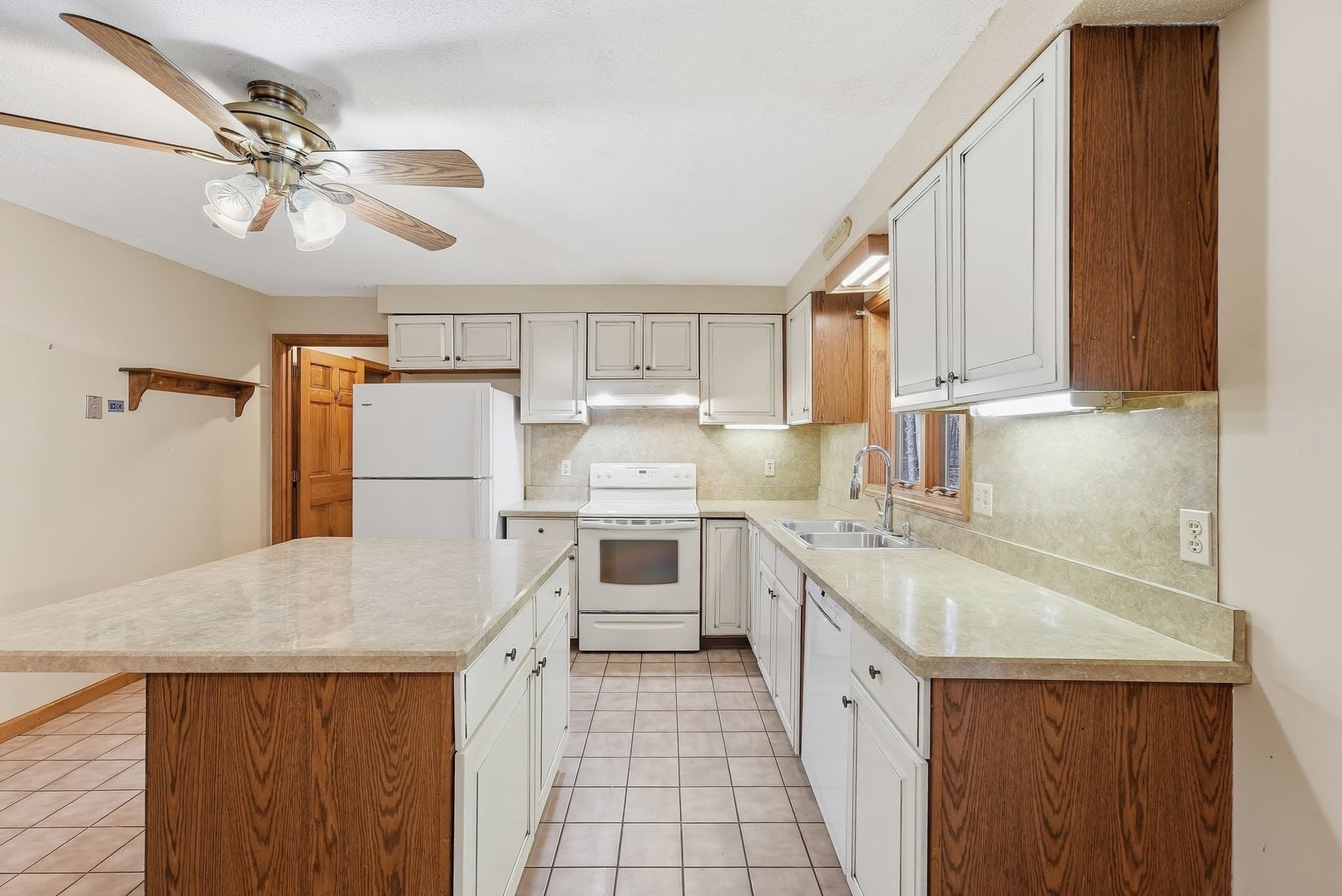 Single Family Residence at 127 Pleasant St, Southampton MA 01073, Southampton, photo 7 of 40