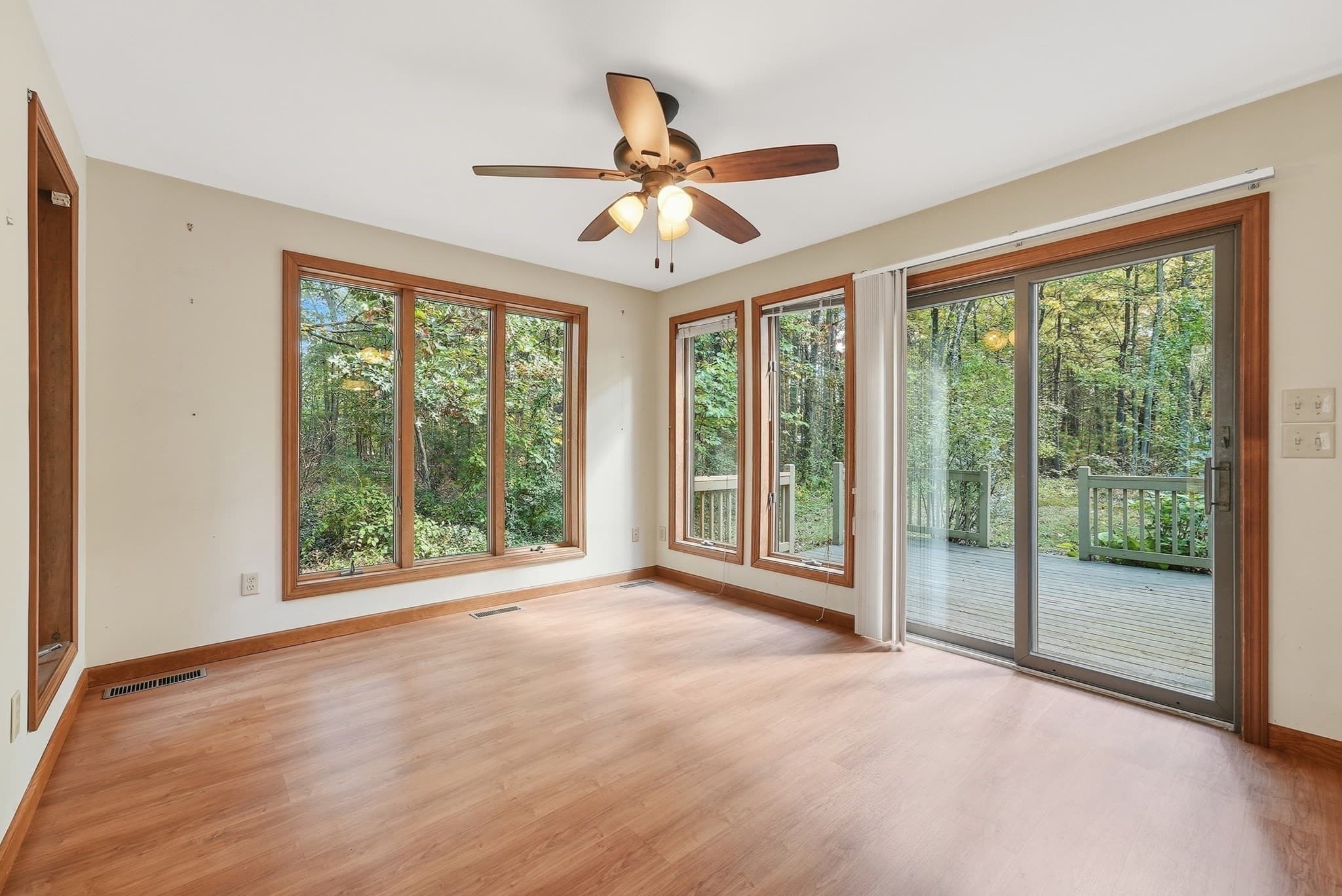 Single Family Residence at 127 Pleasant St, Southampton MA 01073, Southampton, photo 10 of 40