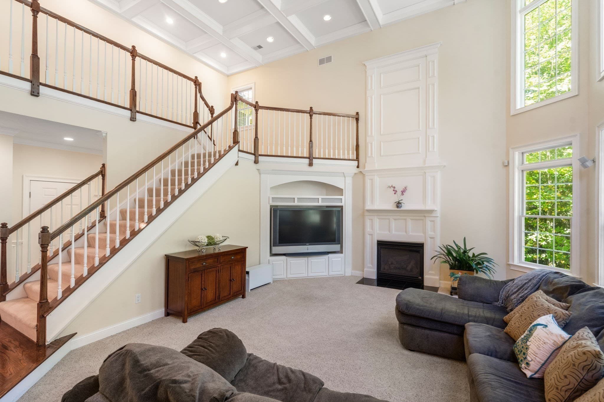 Single Family Residence at 7 Turtle Creek Circle, Shrewsbury MA 01545, Shrewsbury, photo 7 of 41