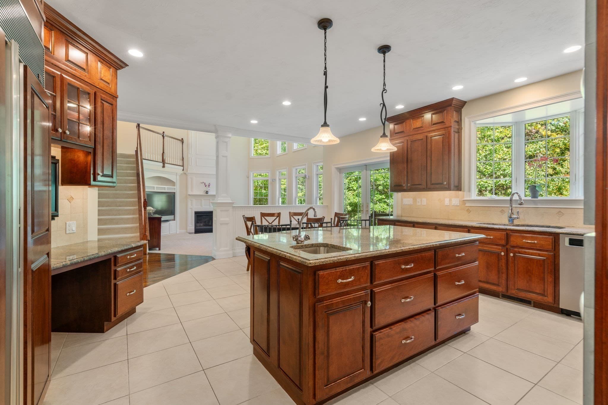 Single Family Residence at 7 Turtle Creek Circle, Shrewsbury MA 01545, Shrewsbury, photo 9 of 41