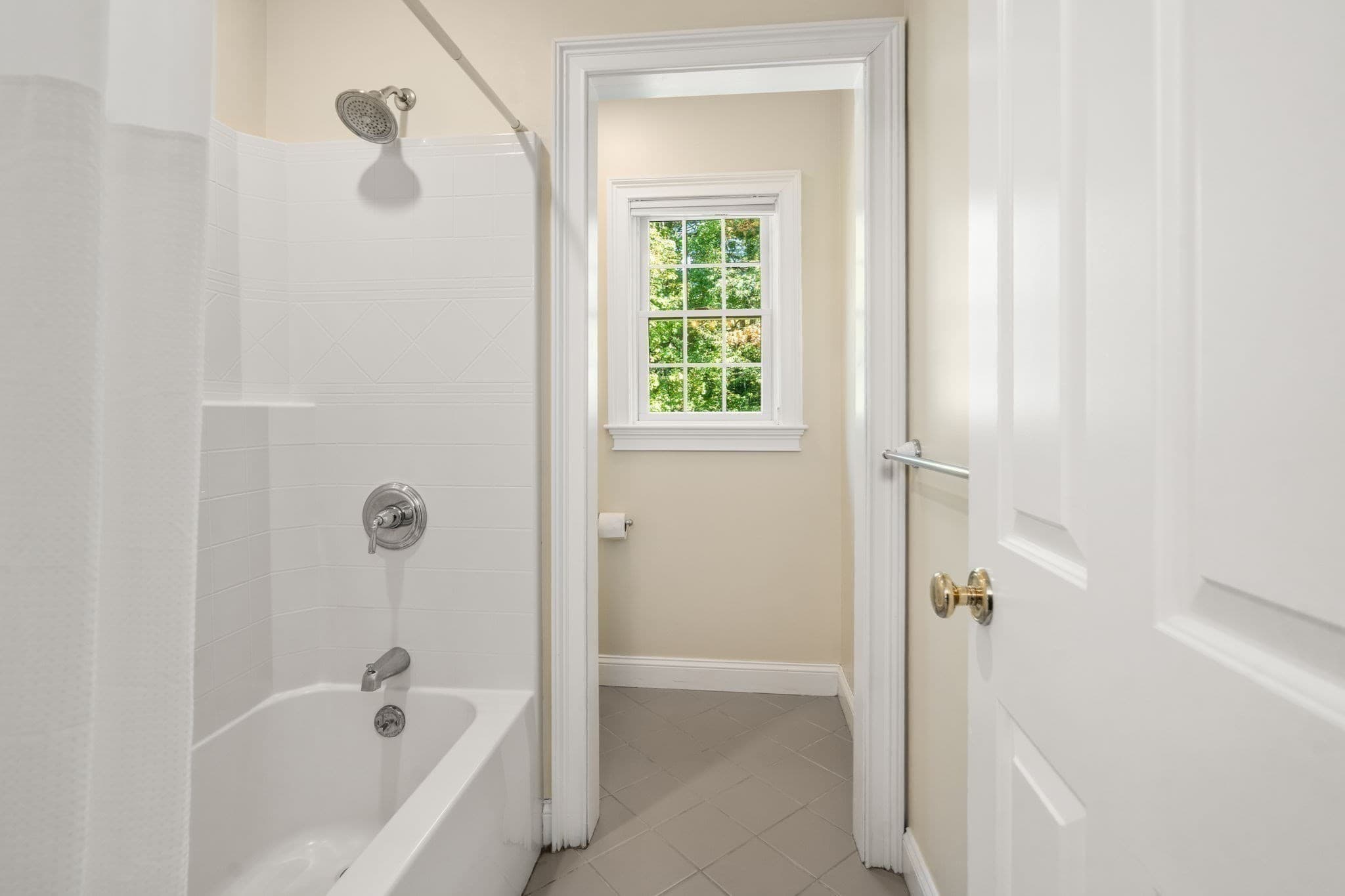 Single Family Residence at 7 Turtle Creek Circle, Shrewsbury MA 01545, Shrewsbury, photo 29 of 41