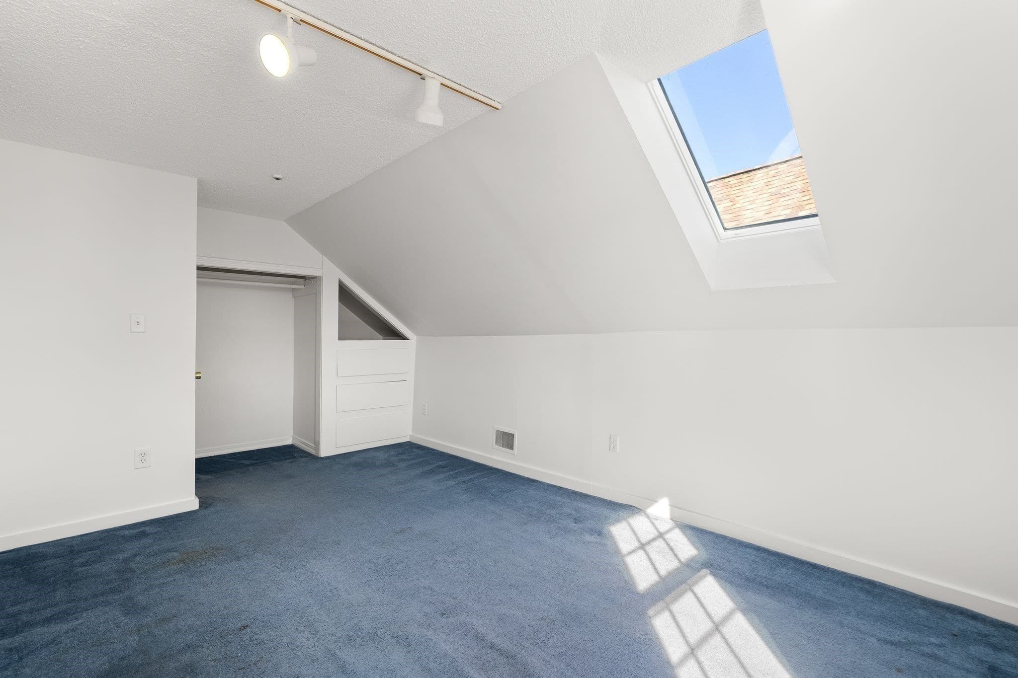 Single Family Residence at 25 Macy St, Quincy MA 02169, Quincy, photo 16 of 36