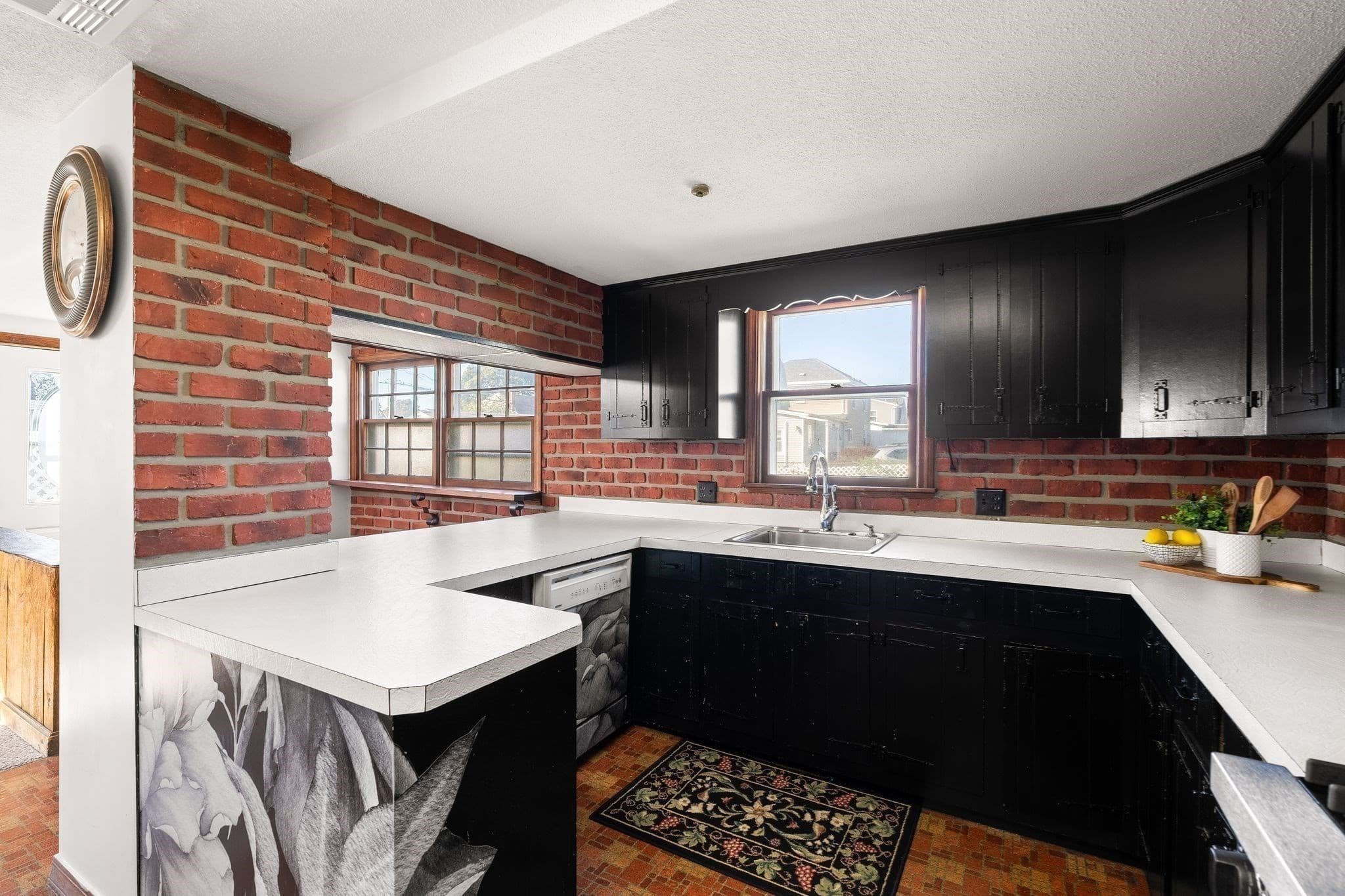Single Family Residence at 25 Macy St, Quincy MA 02169, Quincy, photo 9 of 36