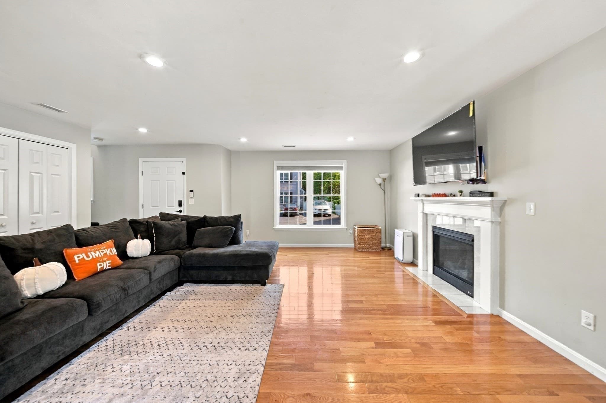Condominium at 11 Mendon # D, Attleboro MA 02780, Attleboro, photo 12 of 38