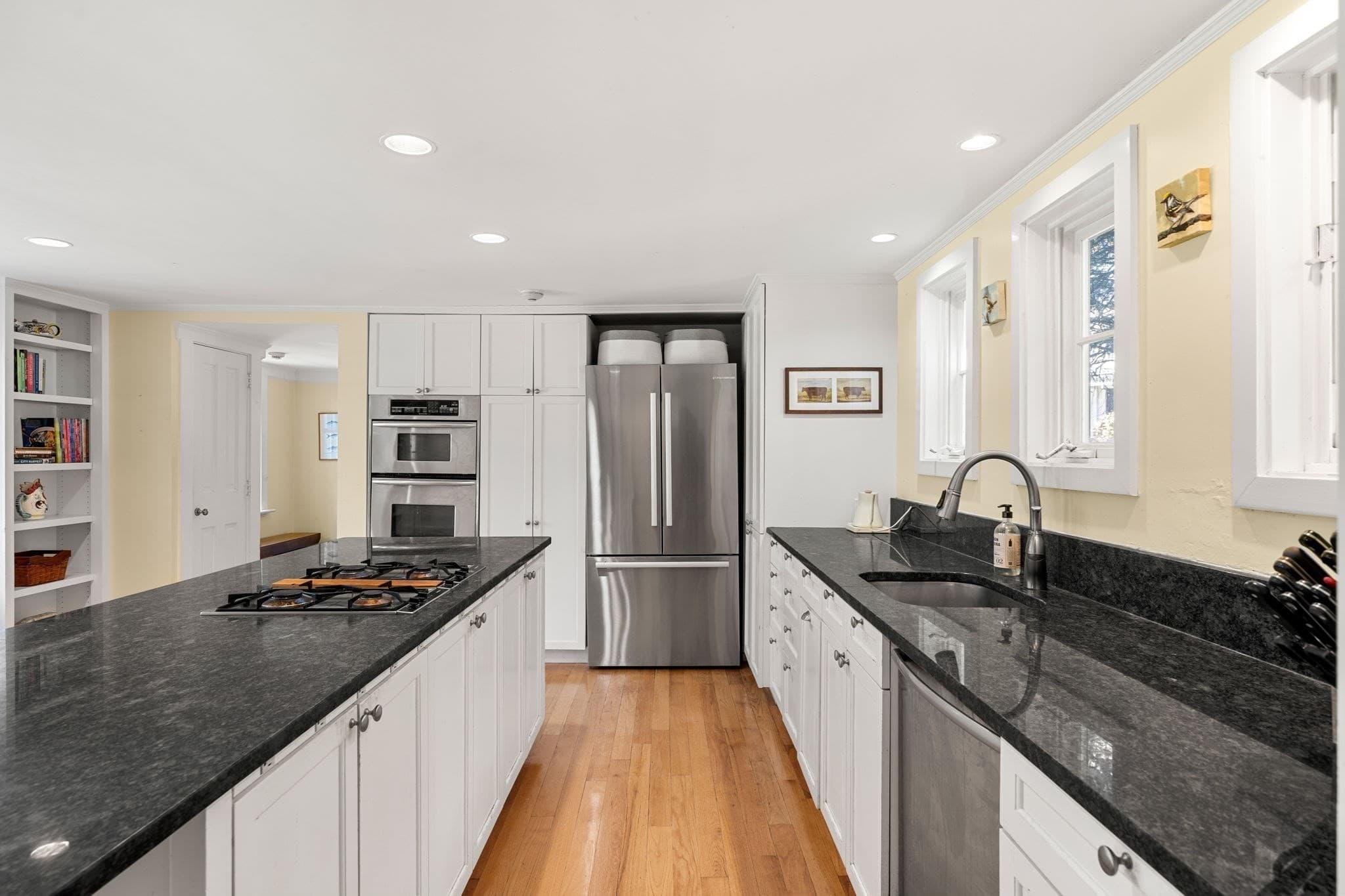 Single Family Residence at 2 Sandy Pond Rd, Lincoln MA 01773, Lincoln, photo 5 of 42