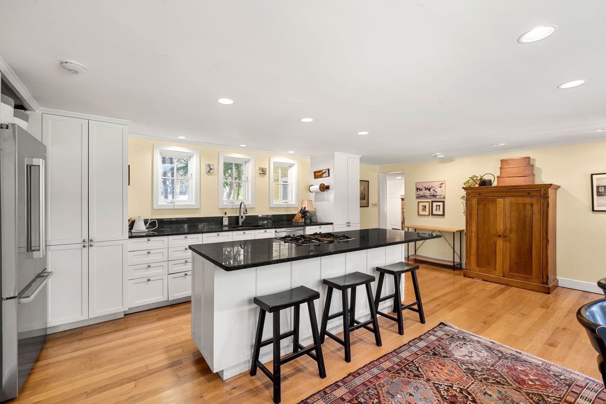 Single Family Residence at 2 Sandy Pond Rd, Lincoln MA 01773, Lincoln, photo 4 of 42