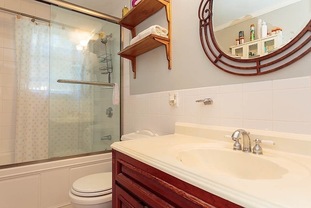 Single Family Residence at 375 Old Russell Street, Woburn MA 01801, Woburn, photo 4 of 15