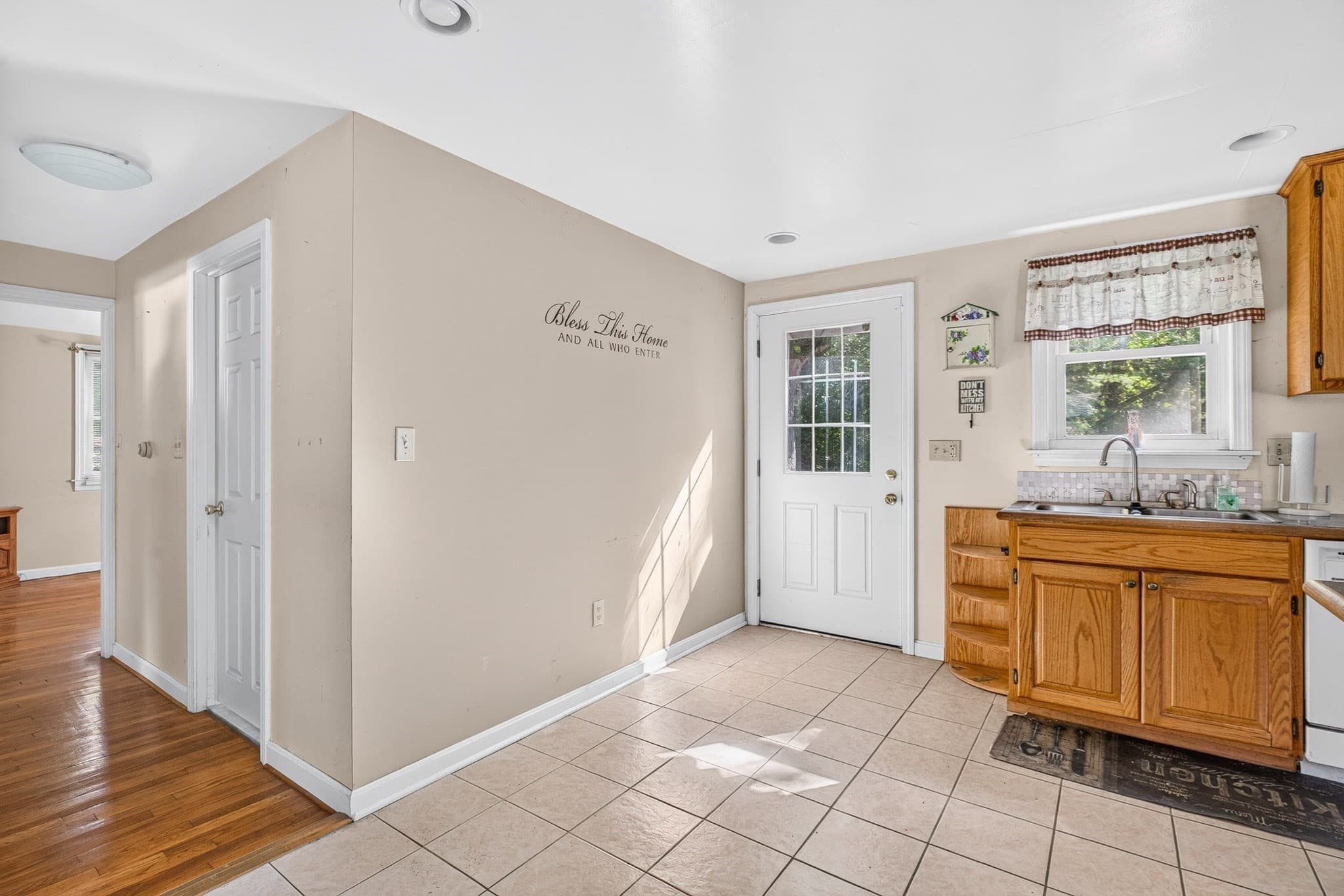 Single Family Residence at 12 Hillsdale Road, Holbrook MA 02343, Holbrook, photo 9 of 28