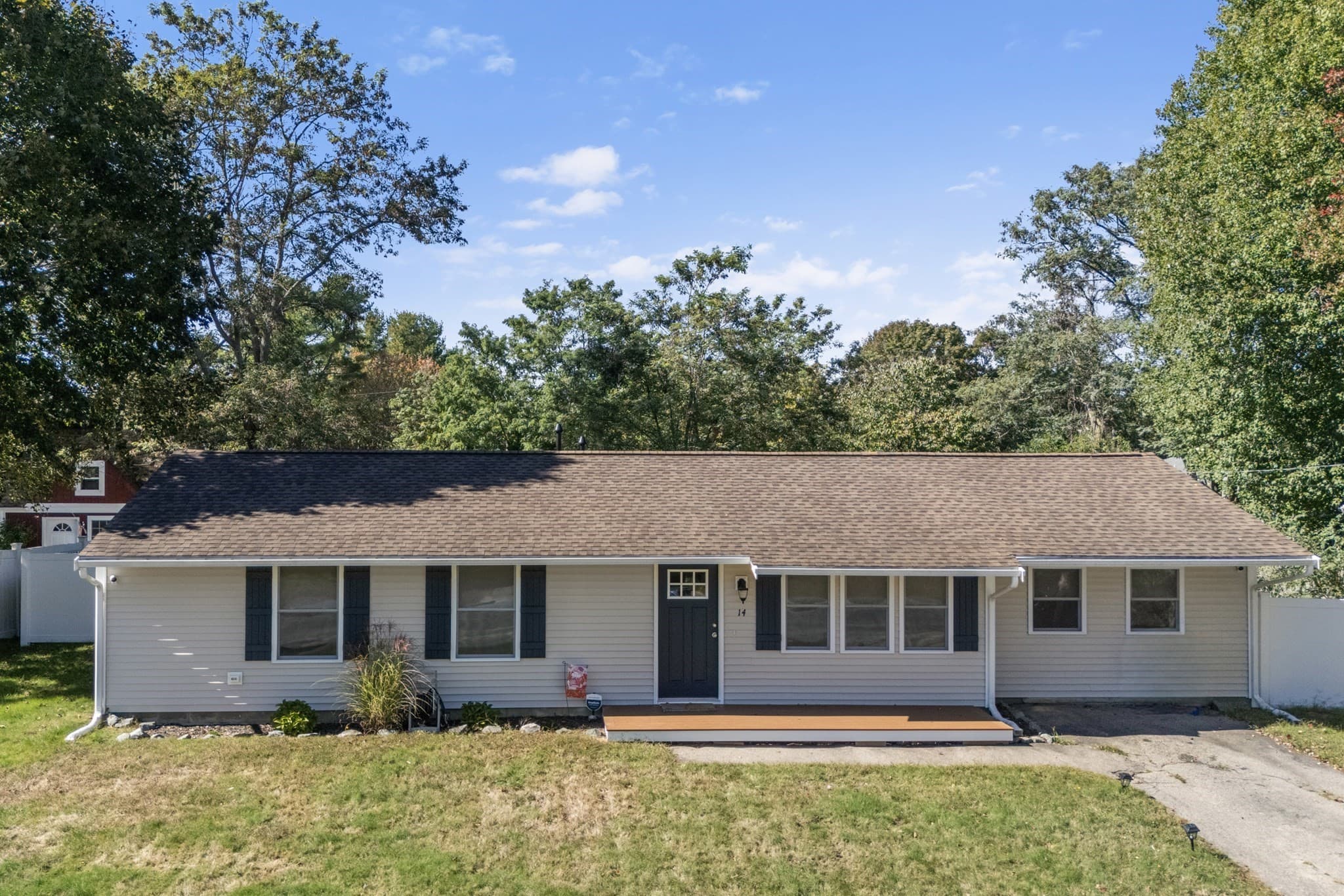14 Dennis Ln, Wareham MA 02571