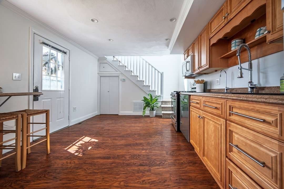 Single Family Residence at 127 1/2 Bridge Street, Beverly MA 01905, Beverly, photo 6 of 12