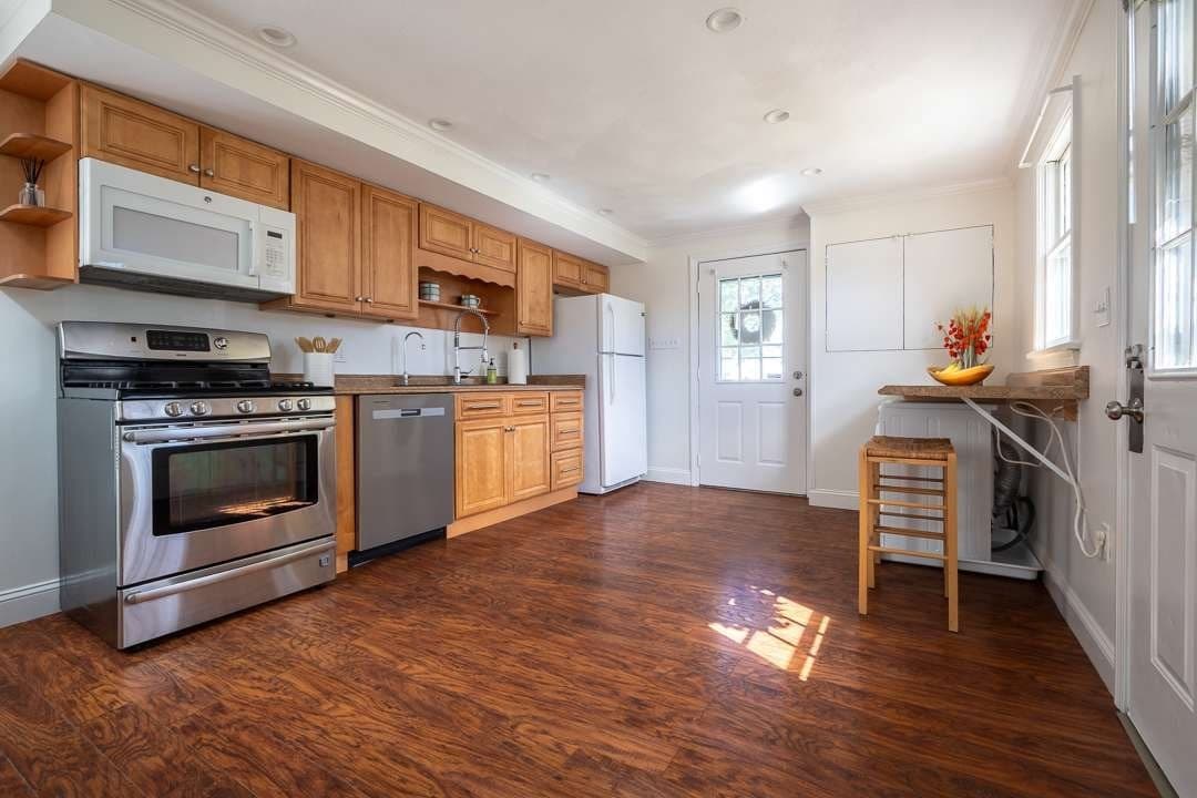 Single Family Residence at 127 1/2 Bridge Street, Beverly MA 01905, Beverly, photo 4 of 12