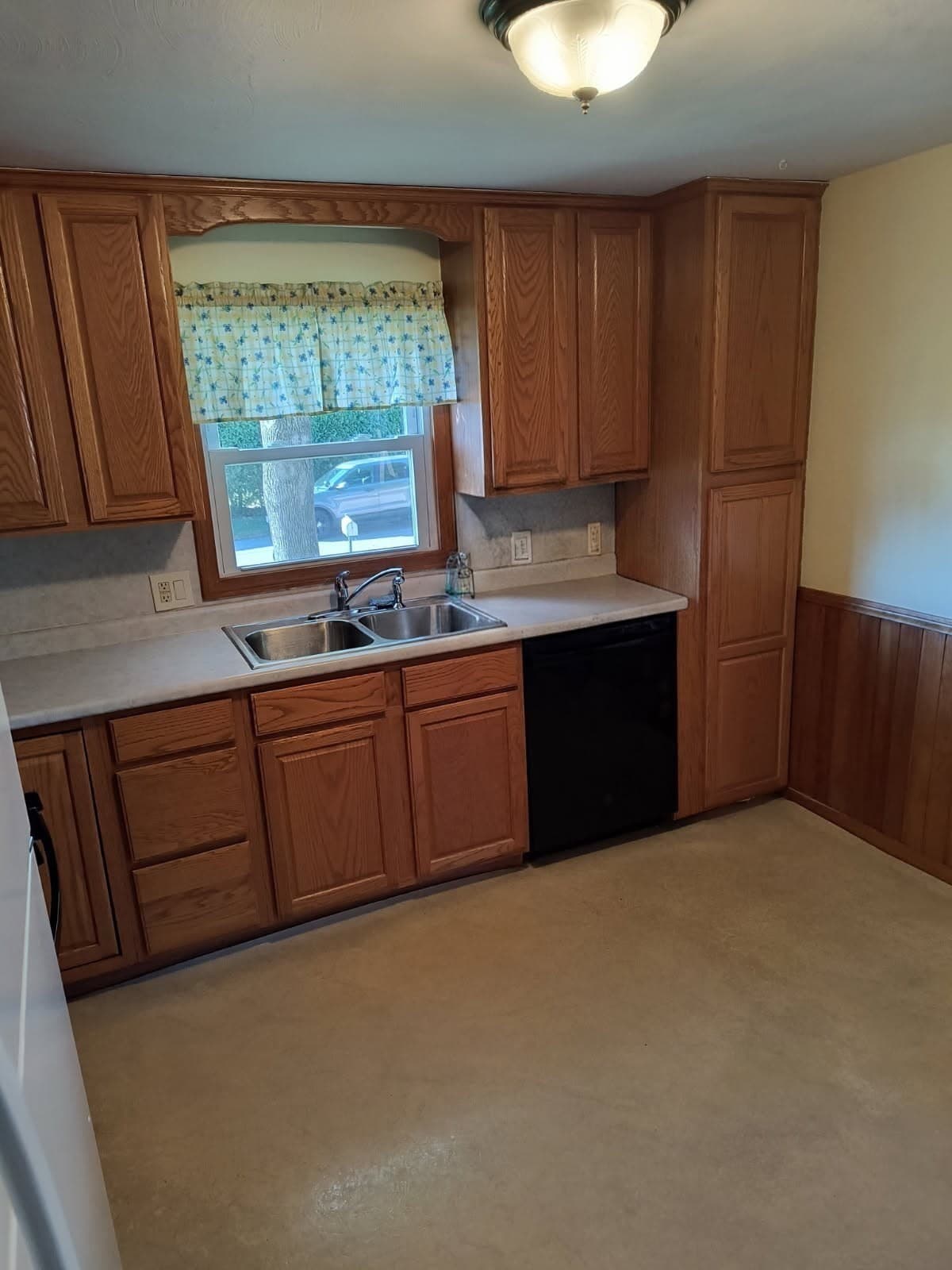 Single Family Residence at 81 Beveridge Blvd, Westfield MA 01085, Westfield, photo 4 of 30
