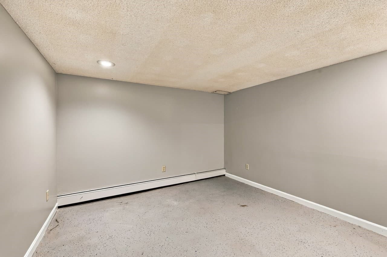 Single Family Residence at 14 Coronet Ave, Methuen MA 01844, Methuen, photo 29 of 40