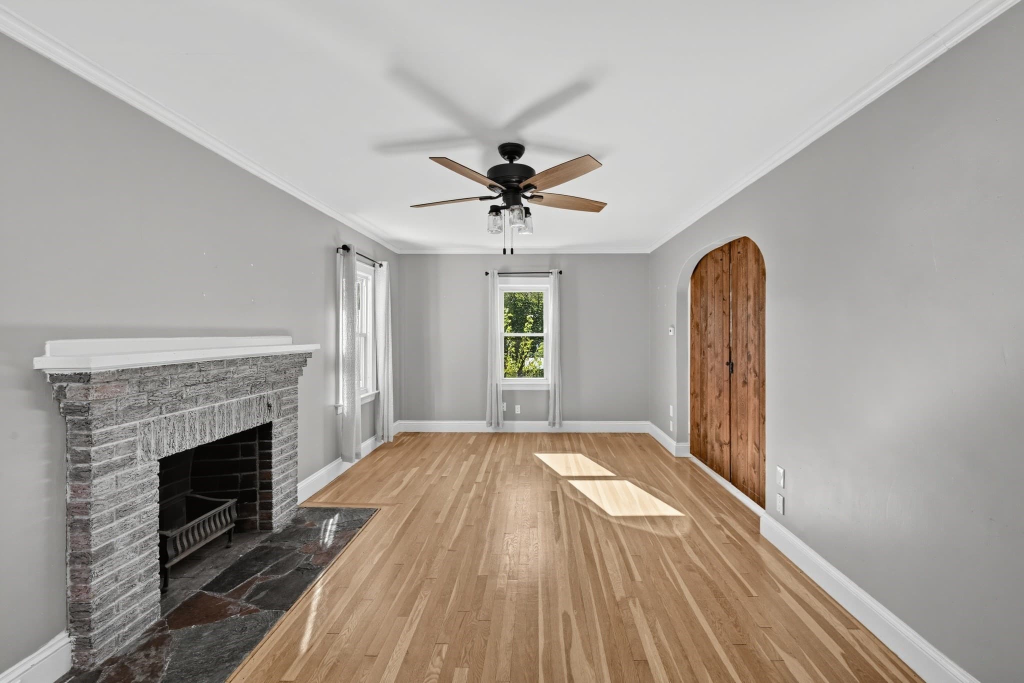 Single Family Residence at 85 Quinapoxet Ln, Worcester MA 01606, Worcester, photo 9 of 26