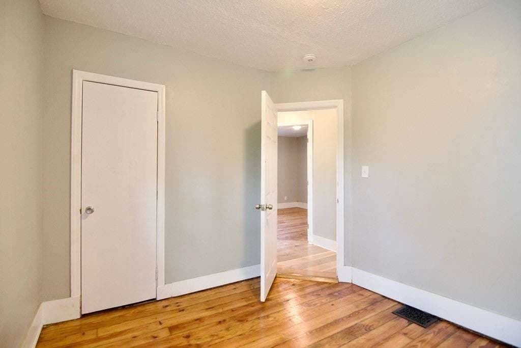 Single Family Residence at 20 Crosby St, Springfield MA 01105, Springfield, photo 6 of 13
