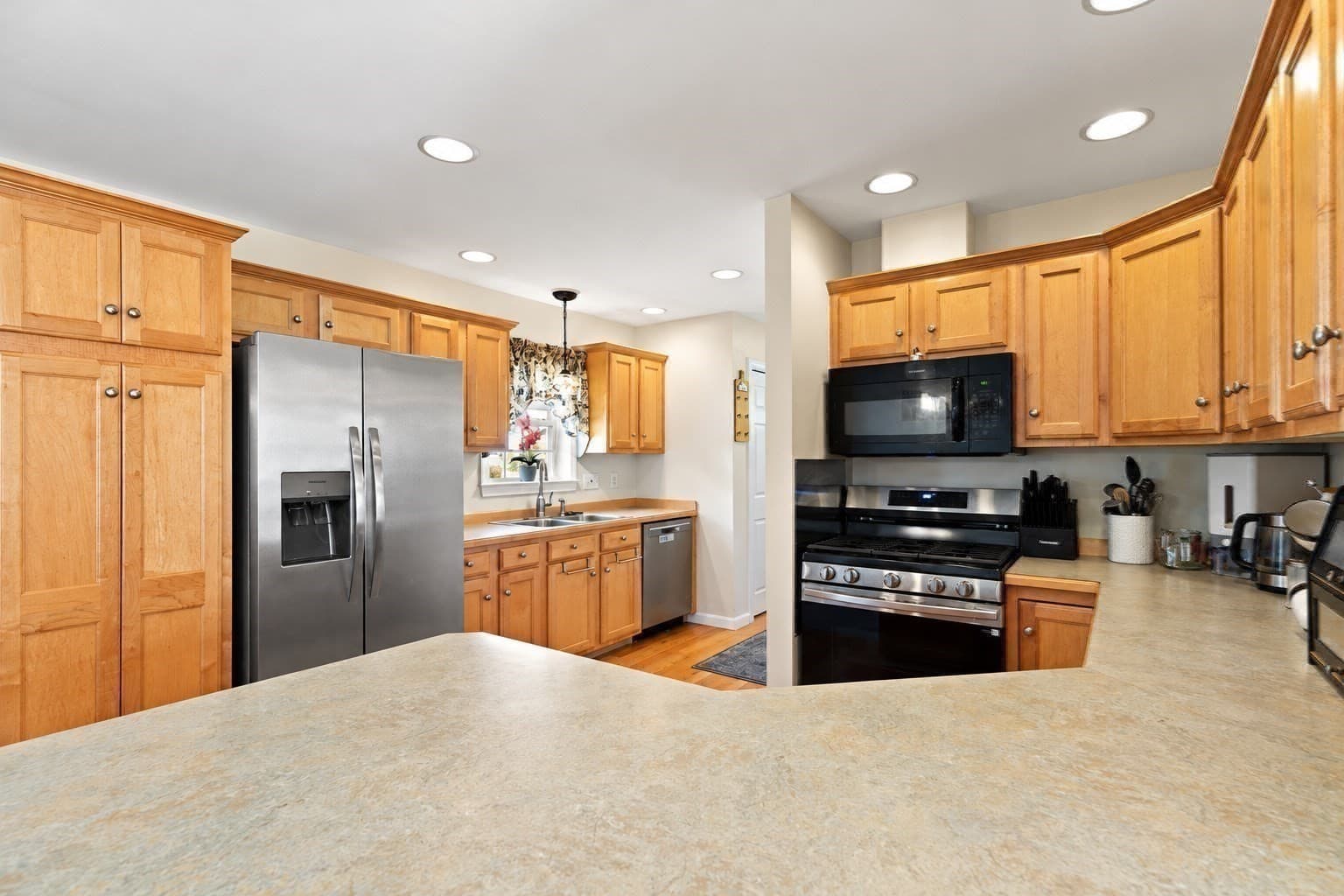 21 Hemlock Dr # 21, East Bridgewater MA 02333