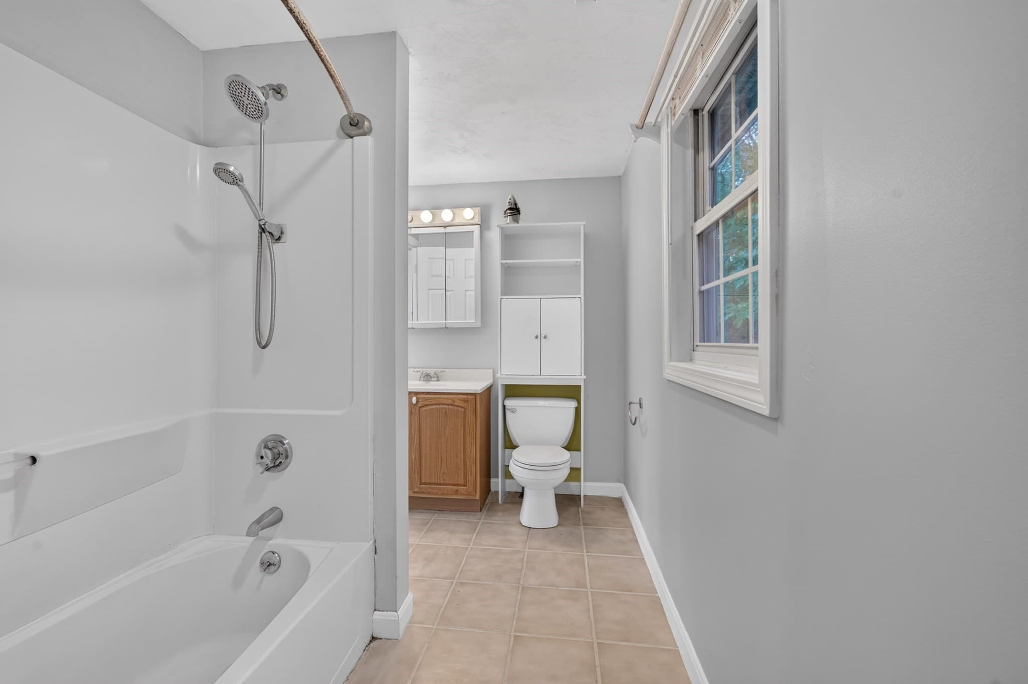 Single Family Residence at 3-A Gates Cir, Worcester MA 01603, Worcester, photo 27 of 39