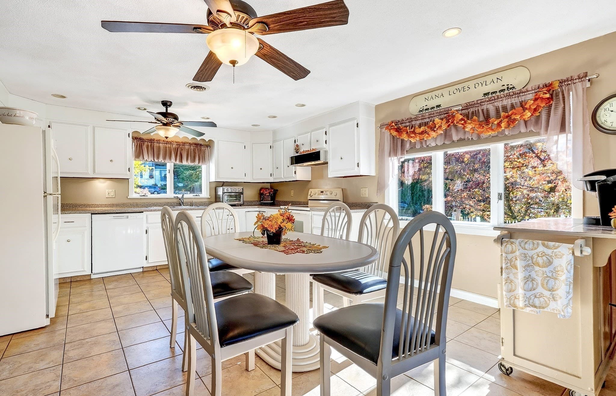 Single Family Residence at 39 Buckman St, Woburn MA 01801, Woburn, photo 10 of 38