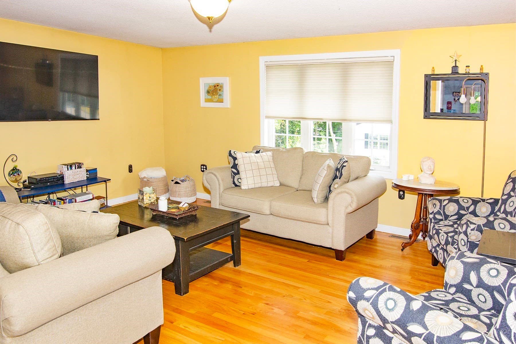 Single Family Residence at 11 Dale St, East Longmeadow MA 01028, East Longmeadow, photo 7 of 27