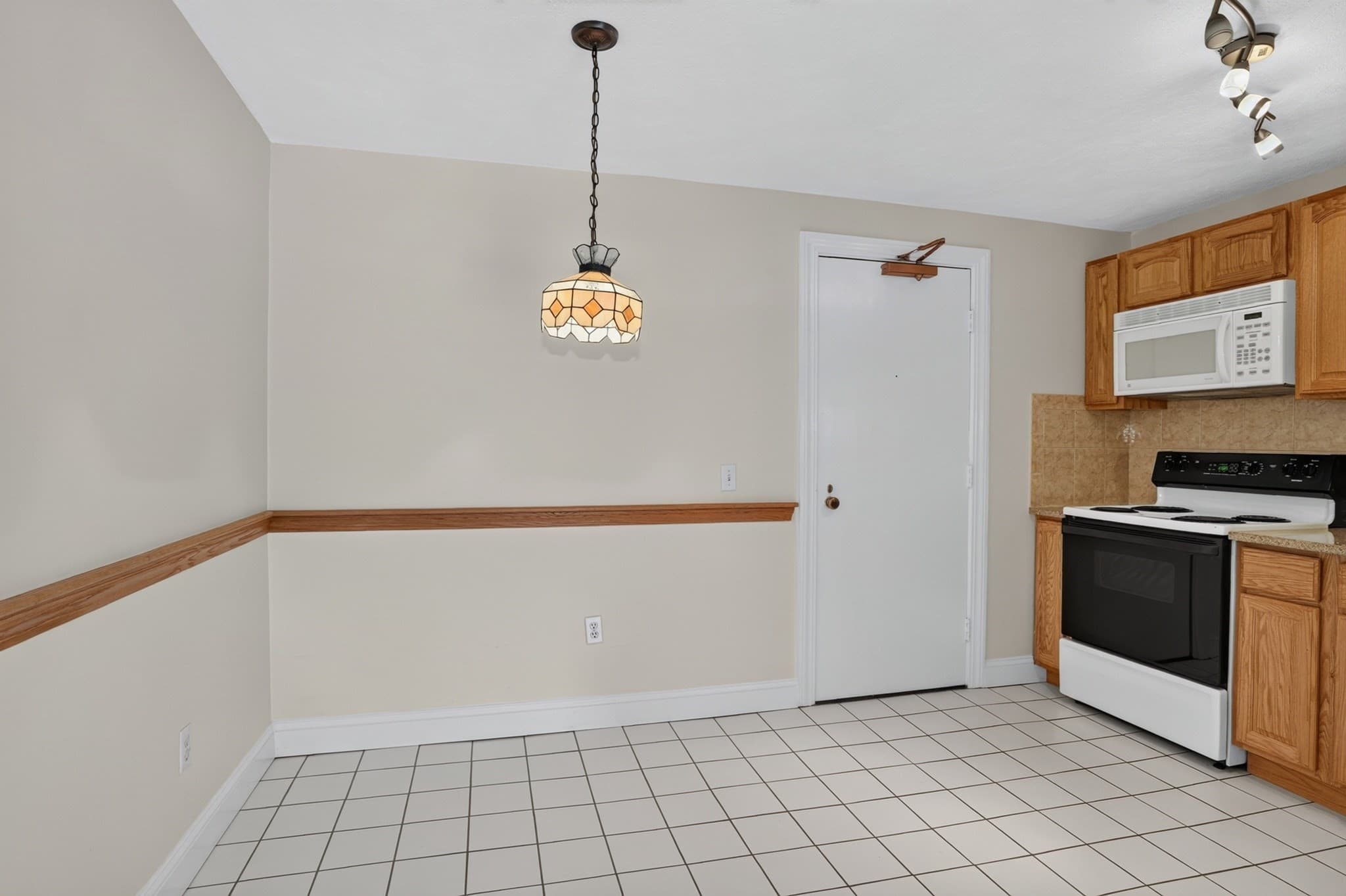 Condominium at 9 Davis Rd # C8, Acton MA 01720, Acton, photo 2 of 15