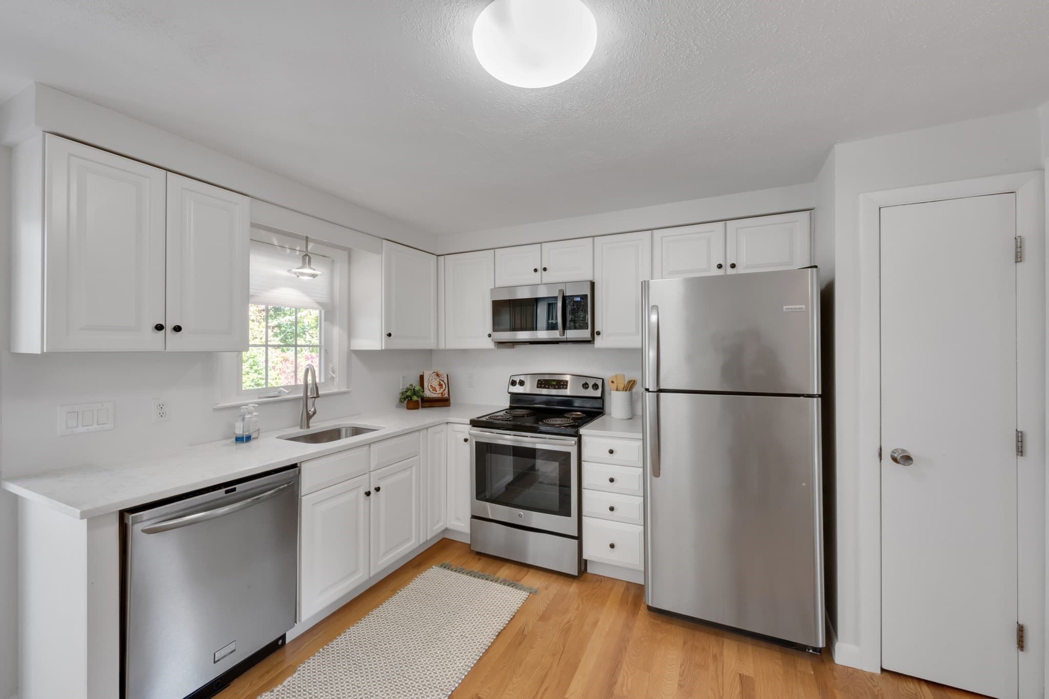 Single Family Residence at 41 Old Bolton Road, Hudson MA 01749, Hudson, photo 9 of 37
