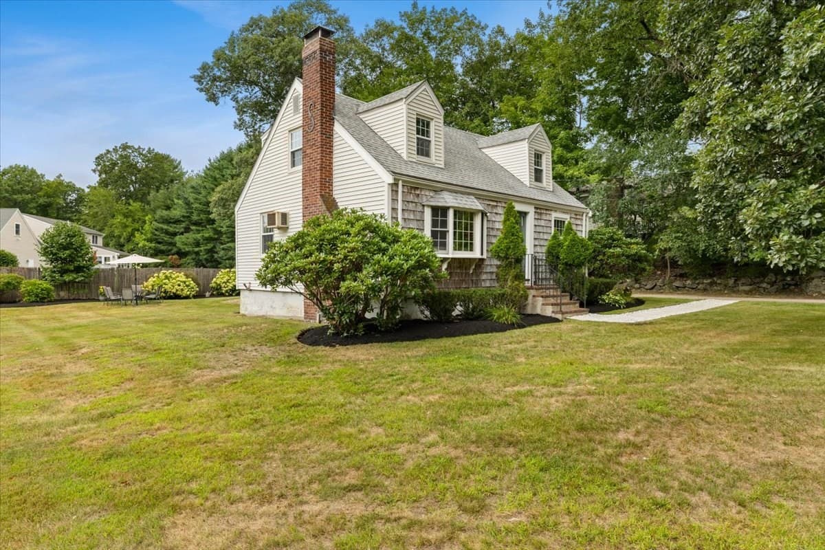 Single Family Residence at 247 Union Street, Norwood MA 02062, Norwood, photo 2 of 30