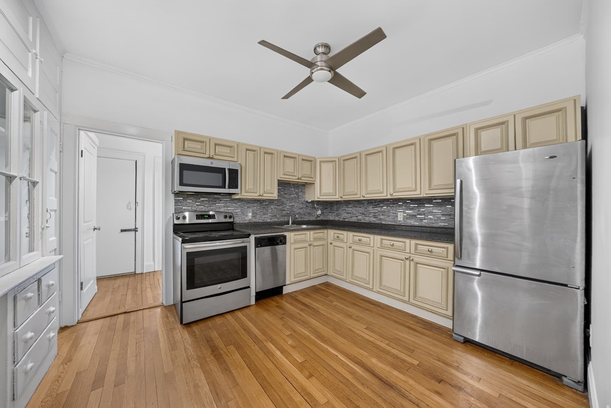 Condominium at 15 Park Vale Ave # 11, Boston MA 02134, Boston, photo 4 of 13