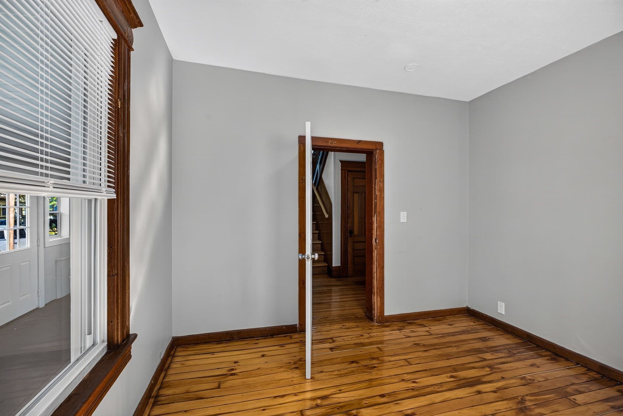 Single Family Residence at 69 Crystal Ave, Springfield MA 01108, Springfield, photo 7 of 28