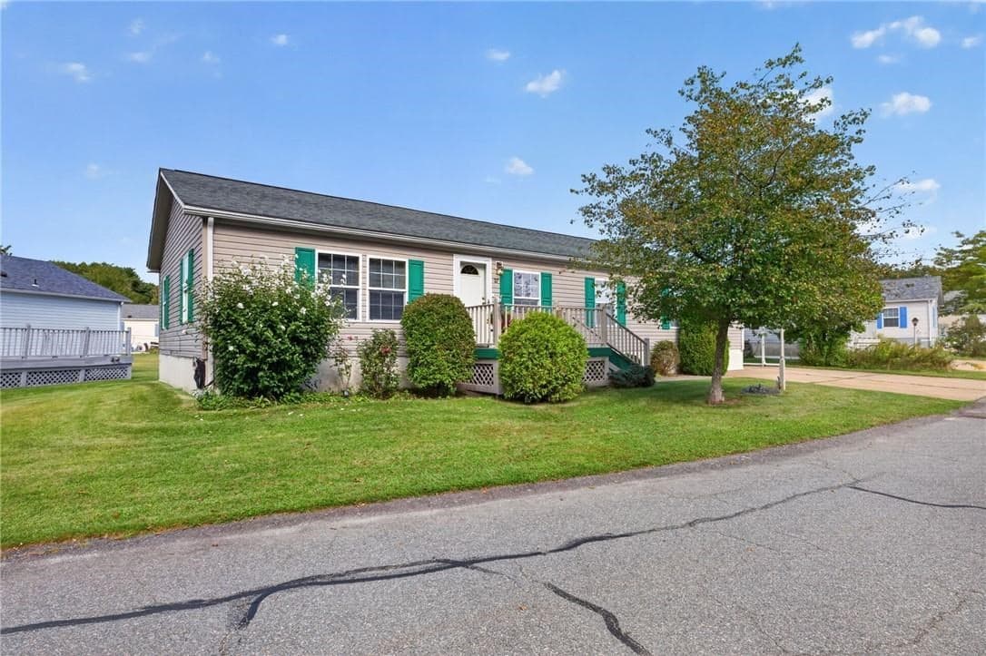 32 Red Tail Trail, Tiverton RI 02878