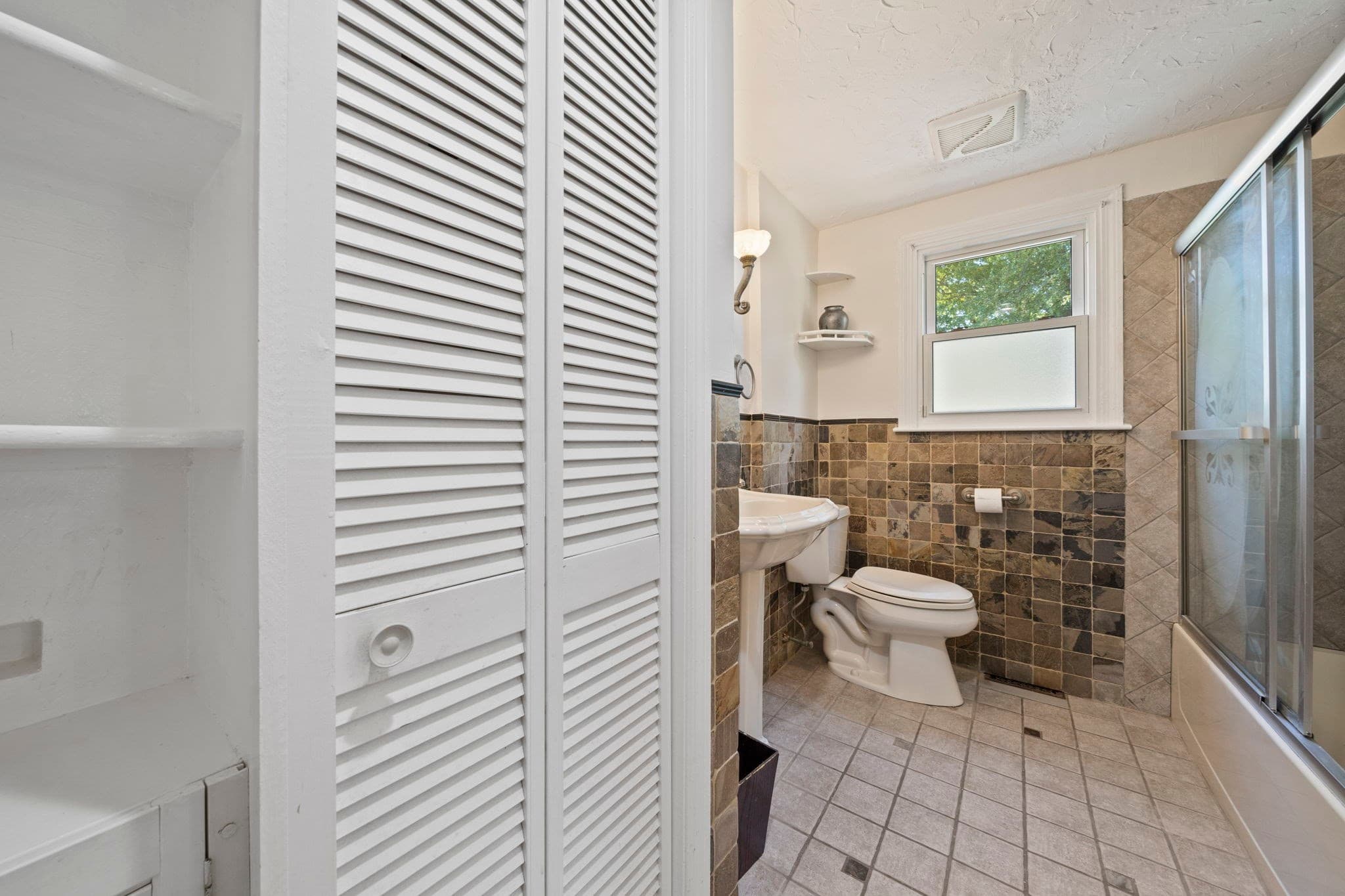 Single Family Residence at 22 Kimberly Lane, Randolph MA 02368, Randolph, photo 18 of 42