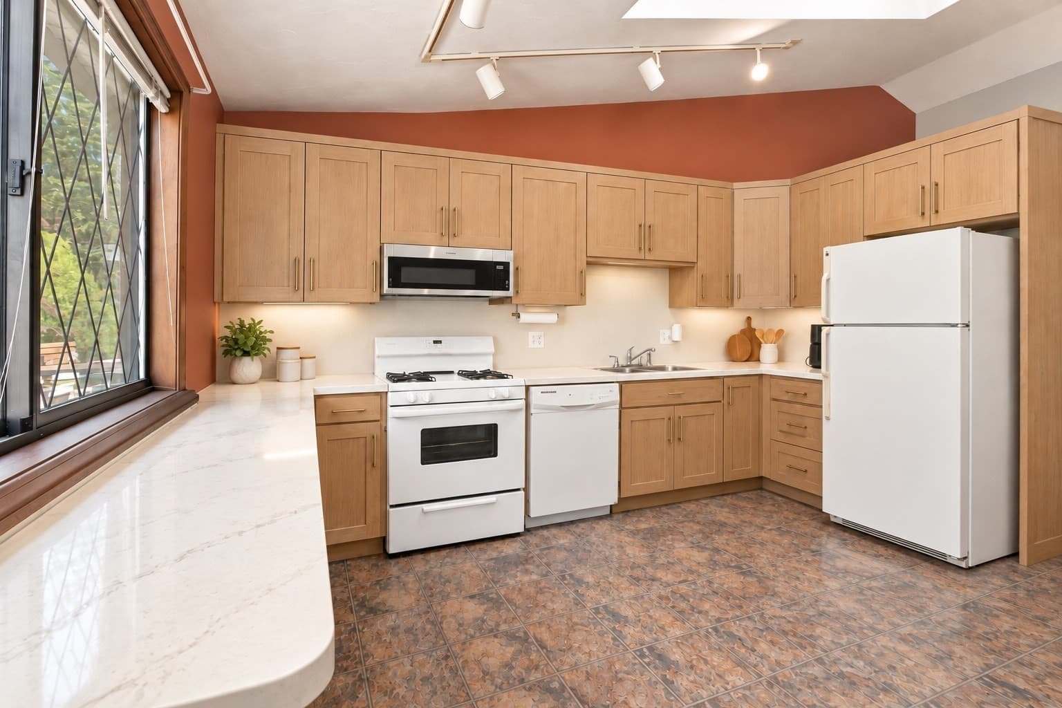Condominium at 48 Lovering St # 8, Medway MA 02053, Medway, photo 13 of 30