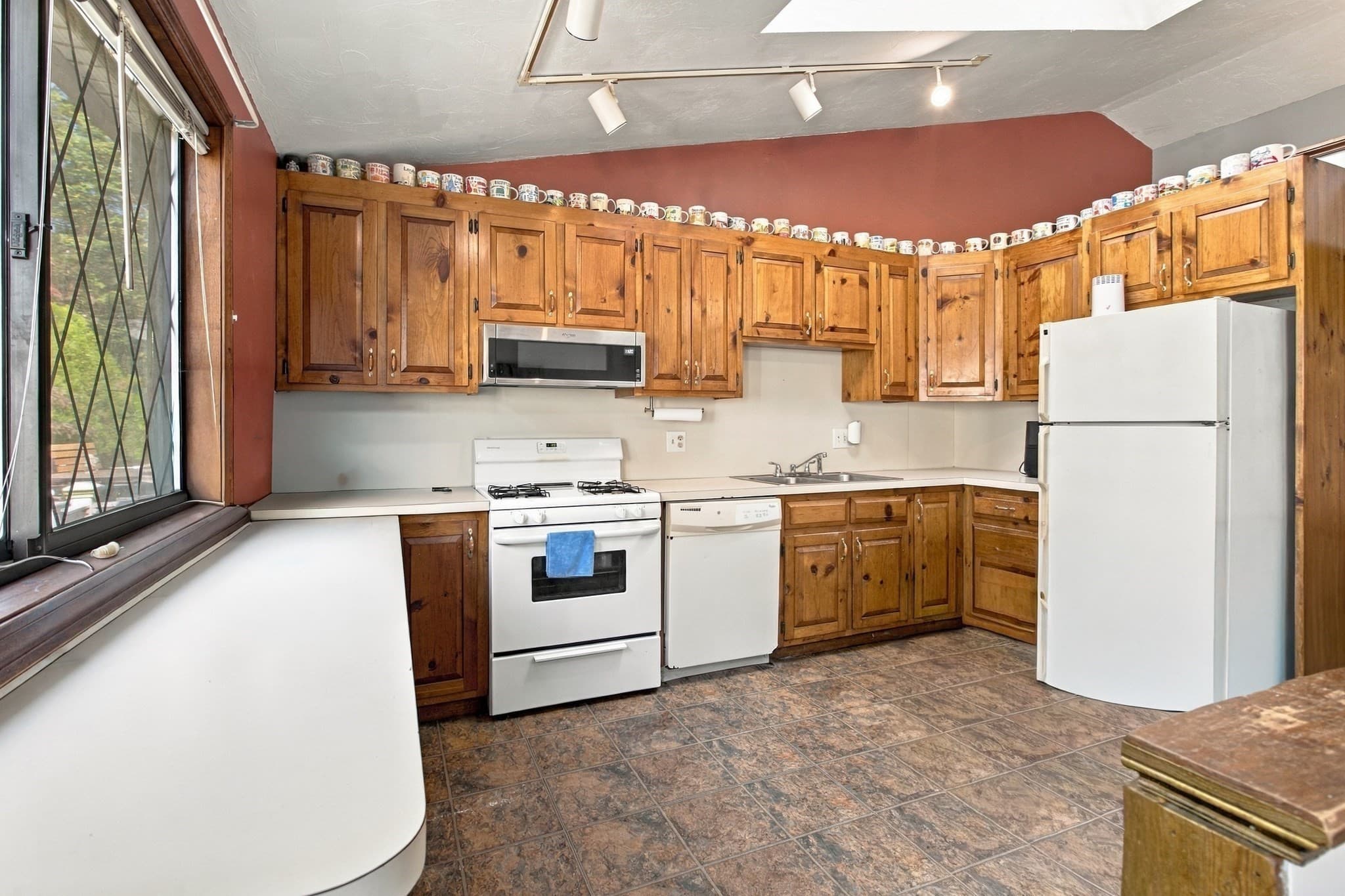 Condominium at 48 Lovering St # 8, Medway MA 02053, Medway, photo 12 of 30