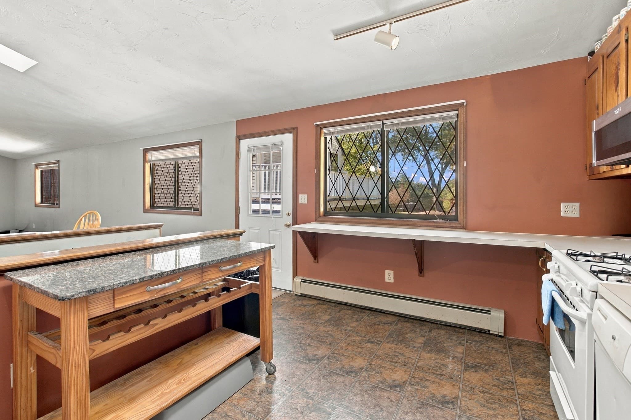 Condominium at 48 Lovering St # 8, Medway MA 02053, Medway, photo 10 of 30
