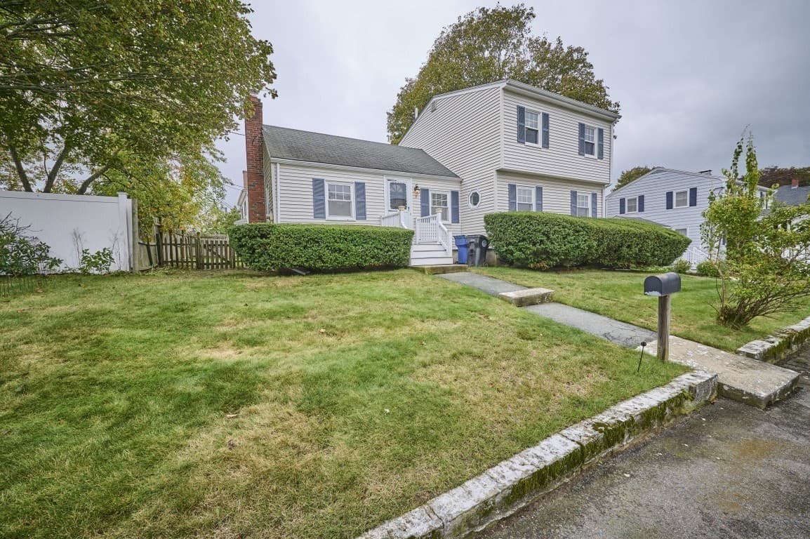 7 Lovett St, Salem MA 01970