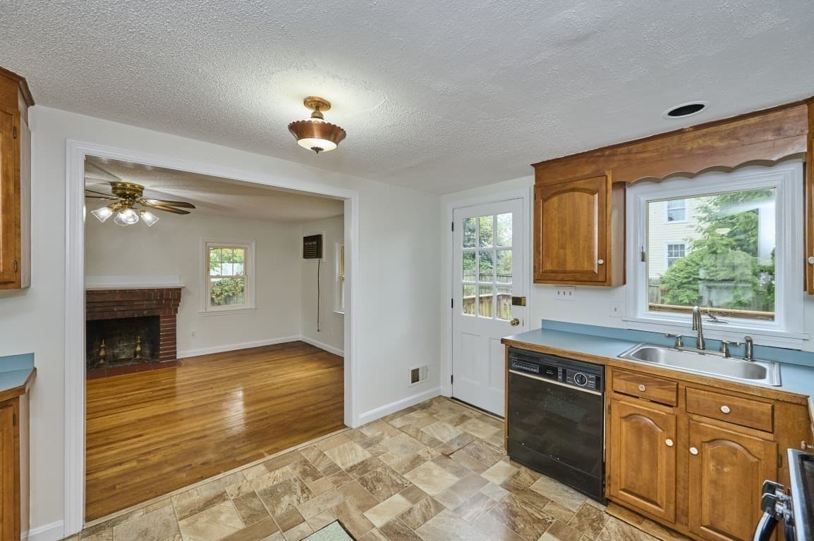 Single Family Residence at 7 Lovett St, Salem MA 01970, Salem, photo 10 of 28