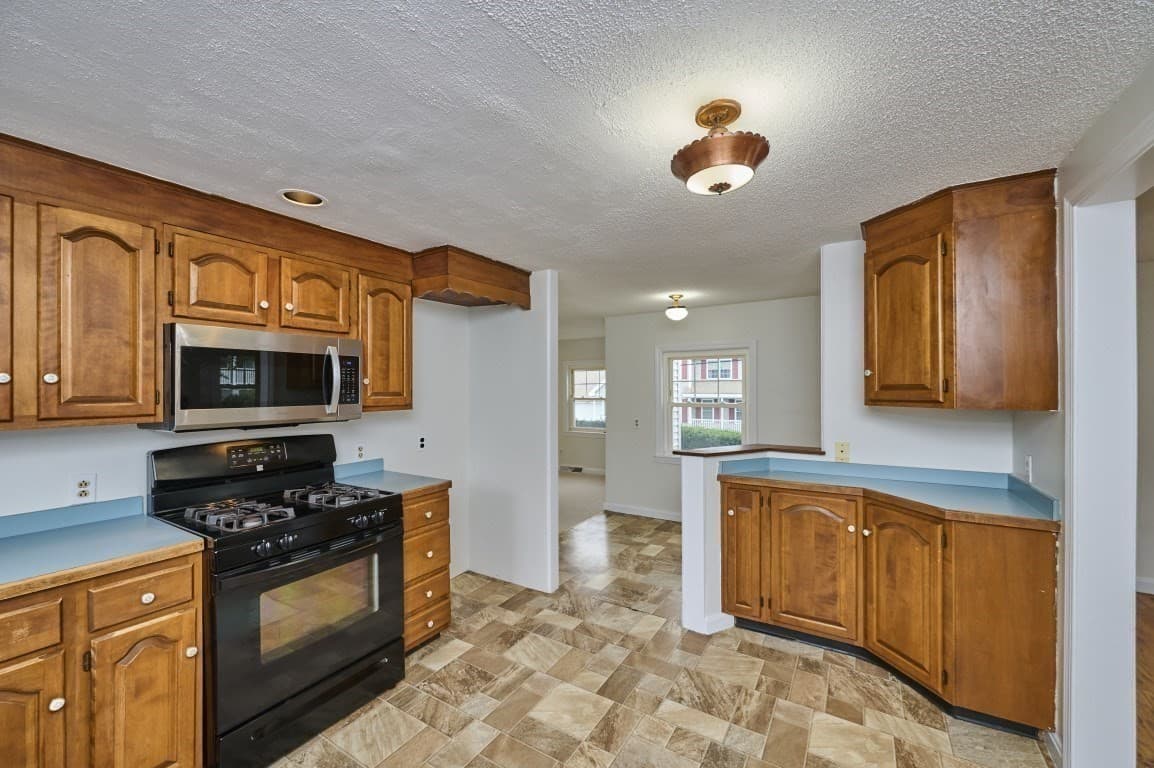 Single Family Residence at 7 Lovett St, Salem MA 01970, Salem, photo 8 of 28