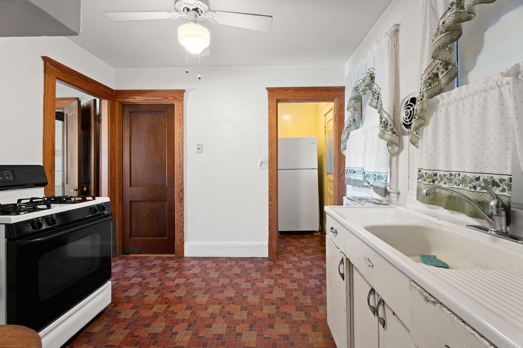 Single Family Residence at 32 Whitney Ave, Beverly MA 01915, Beverly, photo 14 of 27