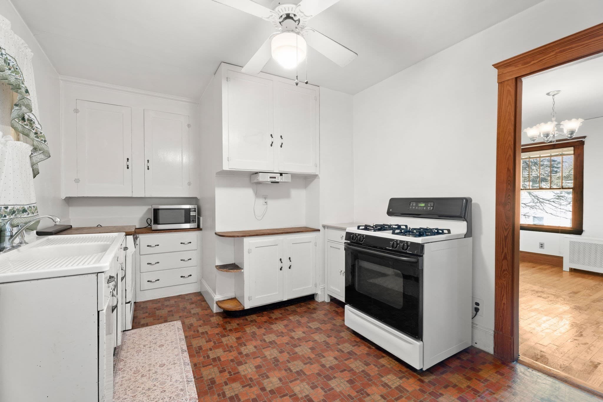 Single Family Residence at 32 Whitney Ave, Beverly MA 01915, Beverly, photo 11 of 27