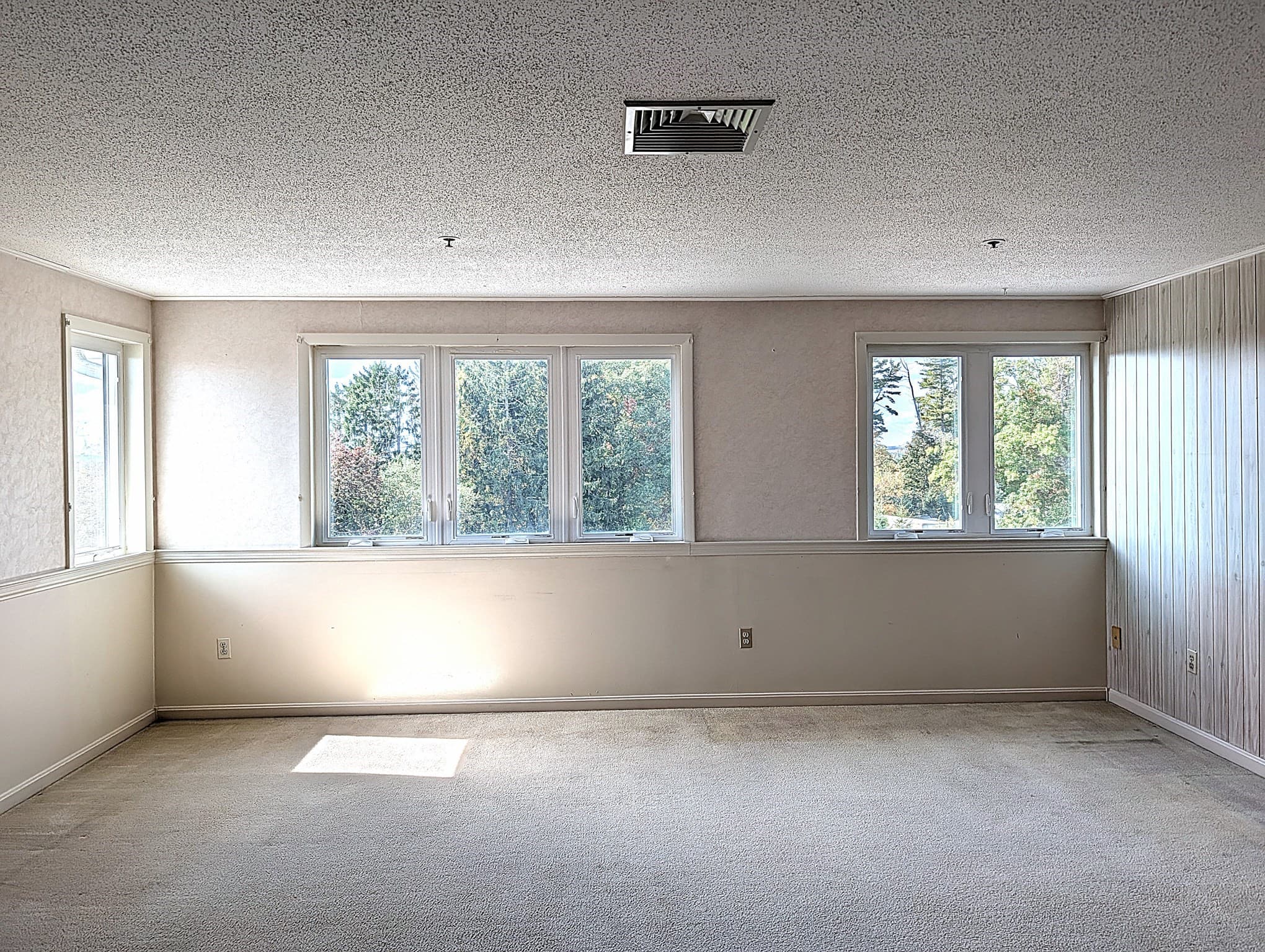 Condominium at 36 Dunham Rd # 402, Beverly MA 01915, Beverly, photo 27 of 42