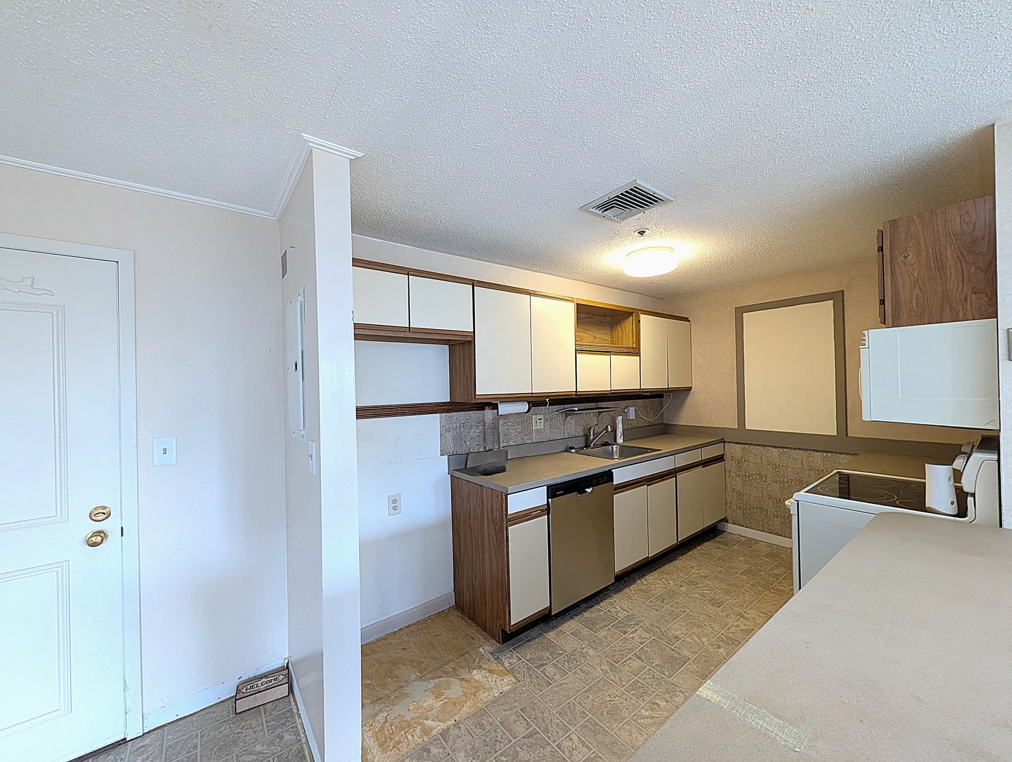 Condominium at 36 Dunham Rd # 402, Beverly MA 01915, Beverly, photo 17 of 42